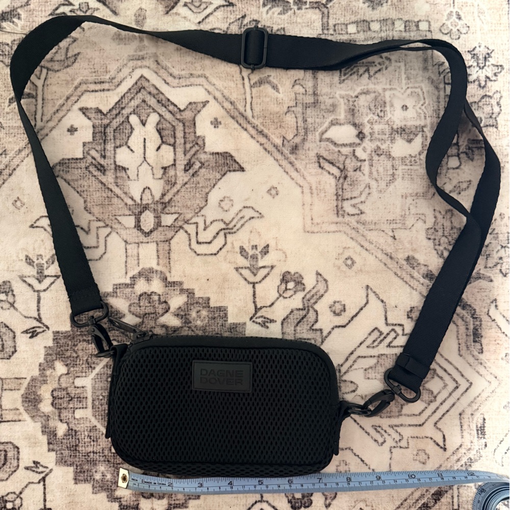 Dange Dover crossbody phone sling